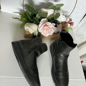 Envío Leather Boots